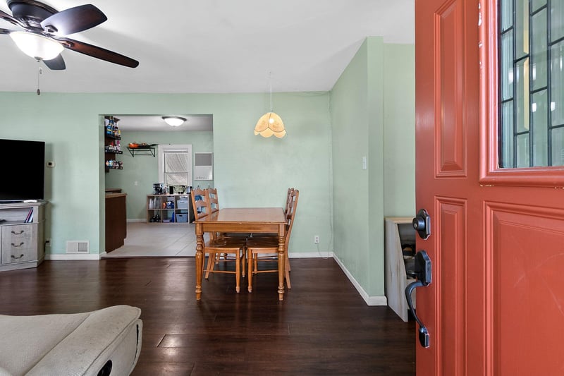 1754 Oakdale Ave, Green Bay, WI 54302-3206