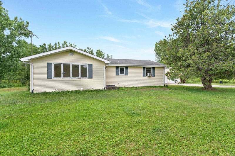 5337 State Hwy 22, Lena, WI 54139