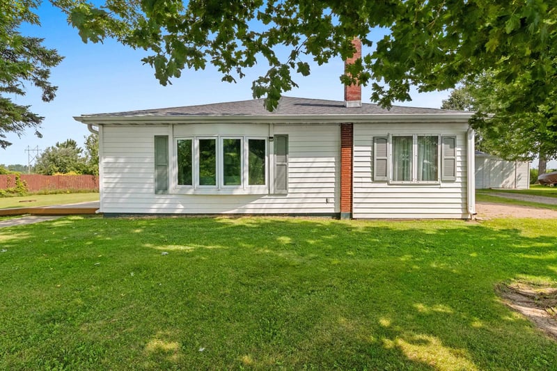 W2560 Half Mile Rd, Pulaski, WI 54162-8485