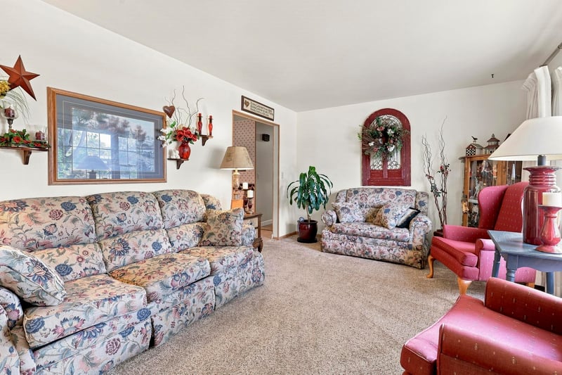 225 Bell St, Neenah, WI 54956-4805