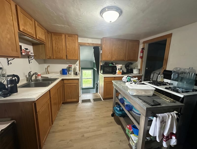 1226 Perrot St, Green Bay, WI 54302-1626