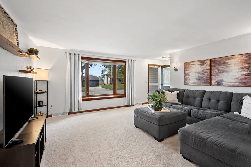 2559 Wildflower Row, Green Bay, WI 54311-5253