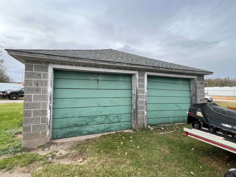 109 N Richmond St, Gillett, WI 54124