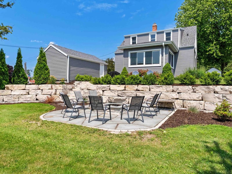 84 North Water St, Algoma, WI 54201