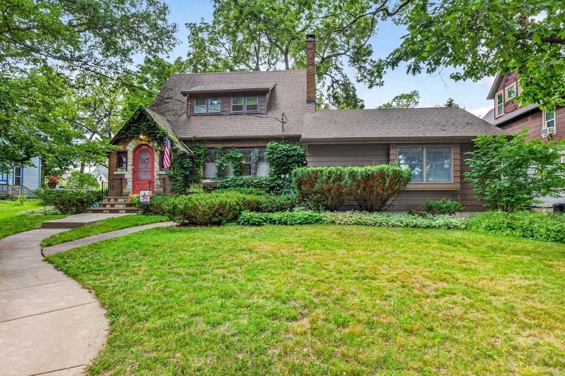 817 Spring St, Kaukauna, WI 54130-2830