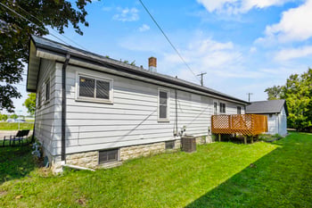 1222 Knapp St, Oshkosh, WI 54902