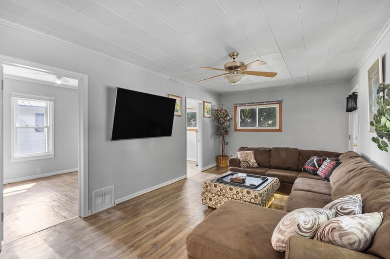 1222 Knapp St, Oshkosh, WI 54902