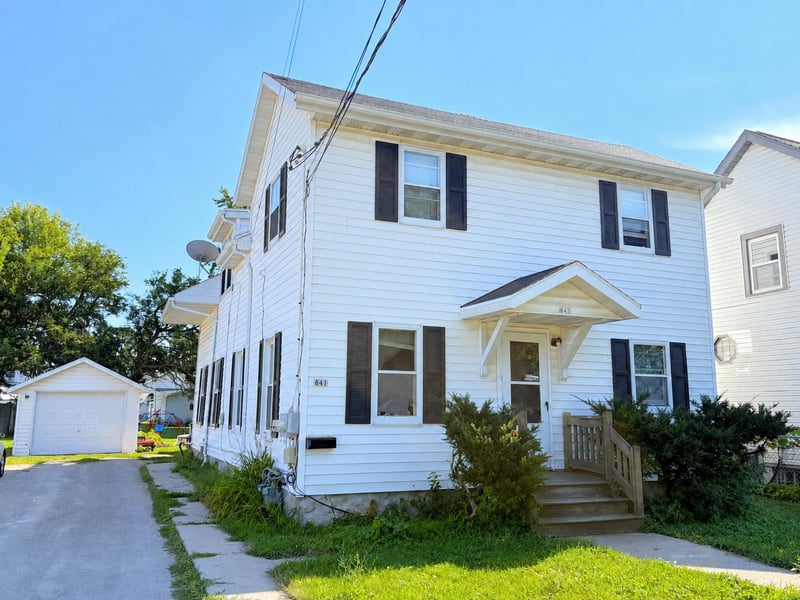 843 9th Ave, Oshkosh, WI 54902