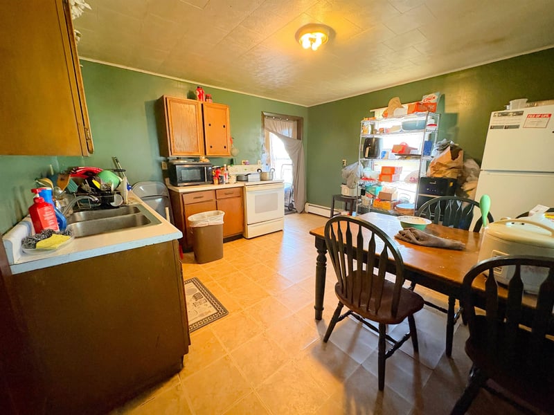 843 9th Ave, Oshkosh, WI 54902