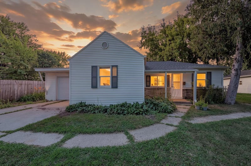 524 6th St, De Pere, WI 54115