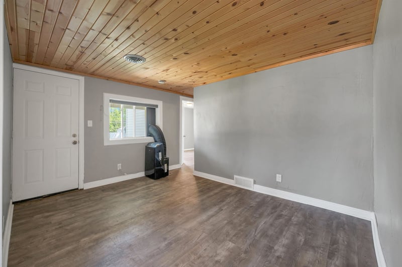 524 6th St, De Pere, WI 54115