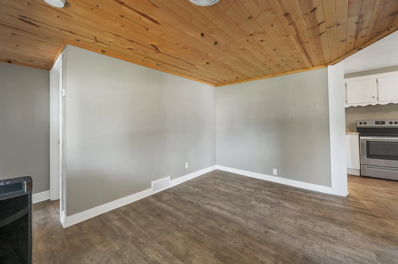 524 6th St, De Pere, WI 54115
