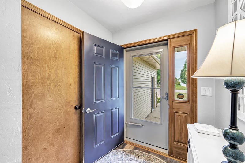 N1734 Hot Springs Ct, Greenville, WI 54942