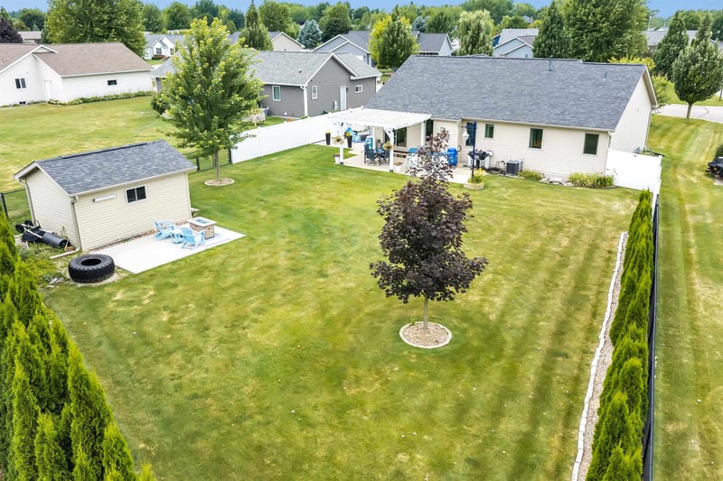 N1734 Hot Springs Ct, Greenville, WI 54942