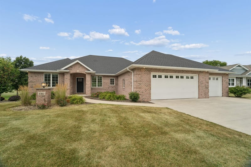 3361 Langdon St, Green Bay, WI 54311
