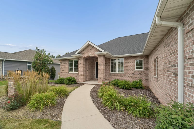 3361 Langdon St, Green Bay, WI 54311