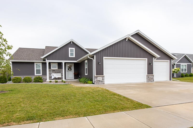 2901 Turquoise Ln, Appleton, WI 54913