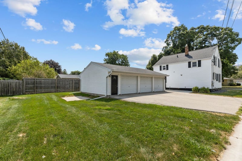 402 Harding Dr, Appleton, WI 54915