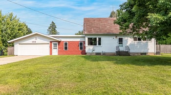 1918 Alaska St, Oshkosh, WI 54902