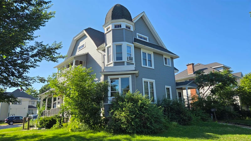 803 Broadway , Green Bay, WI 54303