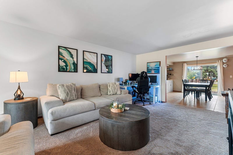 2812 Finger Rd, Green Bay, WI 54302
