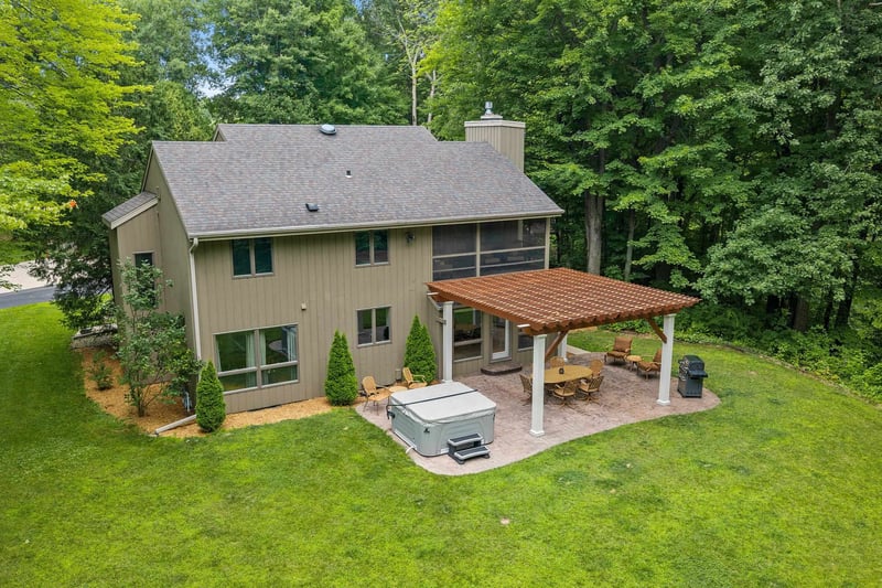 4430 Country Aire Ct, Hobart, WI 54155