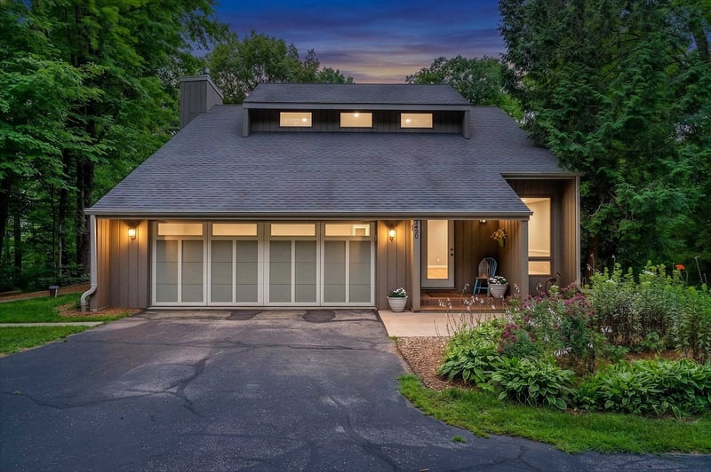 4430 Country Aire Ct, Hobart, WI 54155