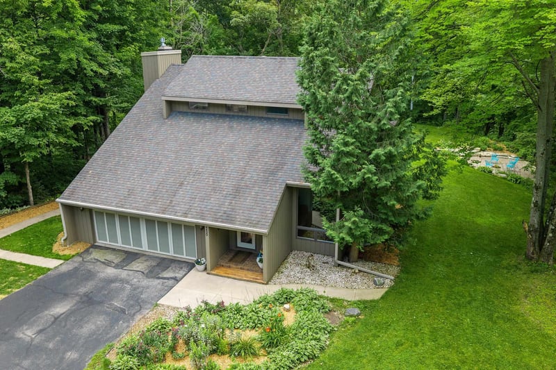 4430 Country Aire Ct, Hobart, WI 54155