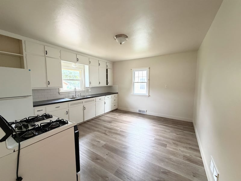 1541 Elm St, Green Bay, WI 54302