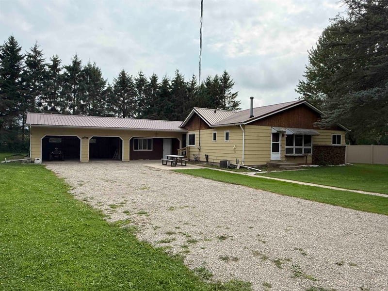 W4633 Buss Dr, Cecil, WI 54111-9410