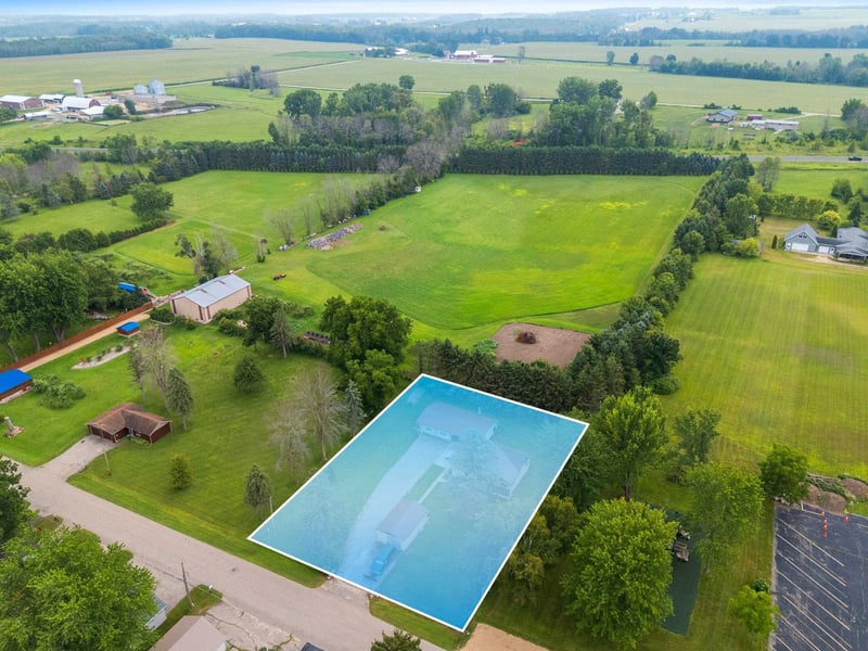 W4633 Buss Dr, Cecil, WI 54111-9410
