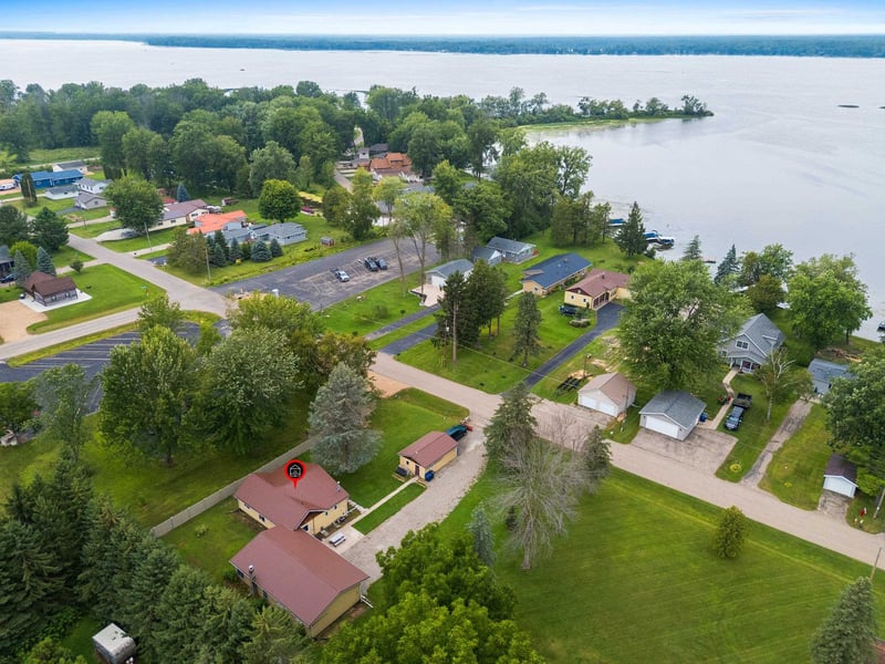 W4633 Buss Dr, Cecil, WI 54111-9410