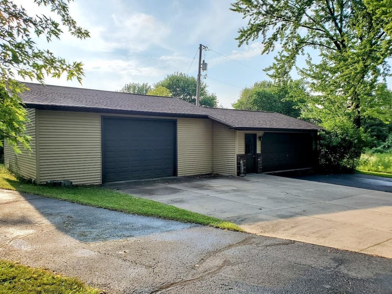 N6983 Kirschner Rd, Shiocton, WI 54170