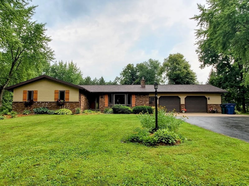 W6983 Kirschner Rd, Shiocton, WI 54170