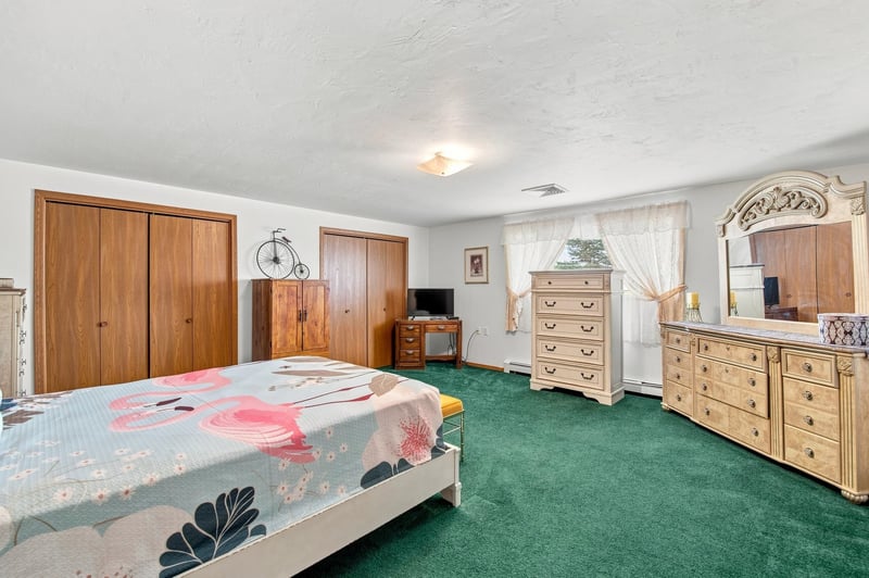 2380 Riverview Dr, Green Bay, WI 54313-6707