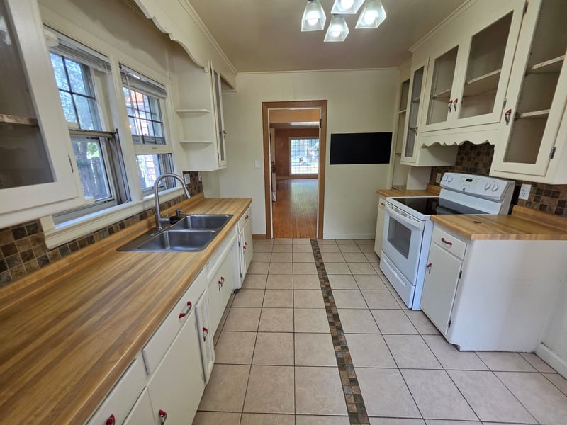 714 Lafayette St, Shawano, WI 54166-2816