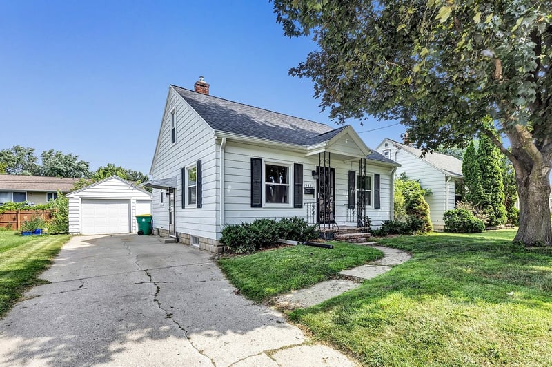 1947 Farlin Ave, Green Bay, WI 54302