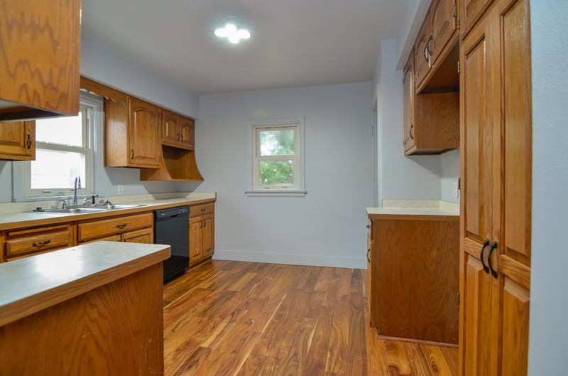 1076 Mayer St, Menasha, WI 54952