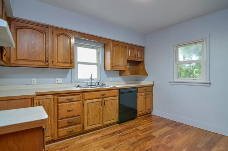 1076 Mayer St, Menasha, WI 54952