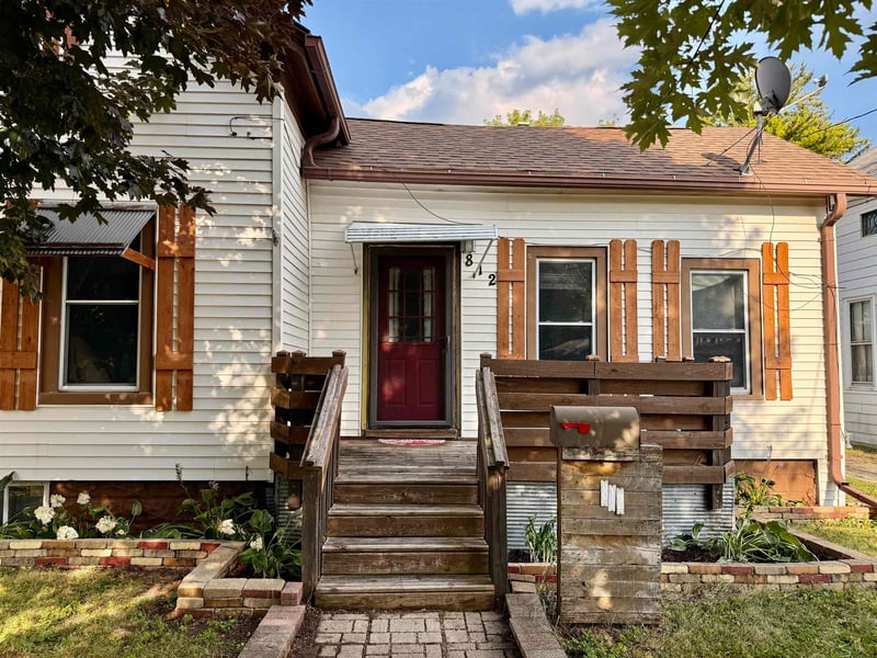 812 Mt Vernon St, Oshkosh, WI 54901
