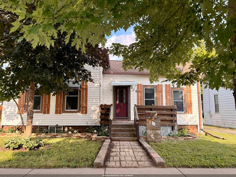 812 Mt Vernon St, Oshkosh, WI 54901