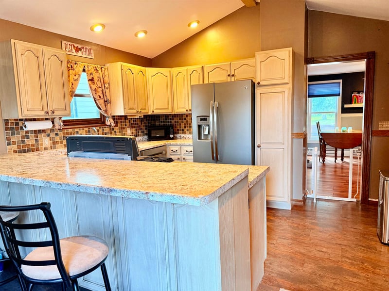 812 Mt Vernon St, Oshkosh, WI 54901