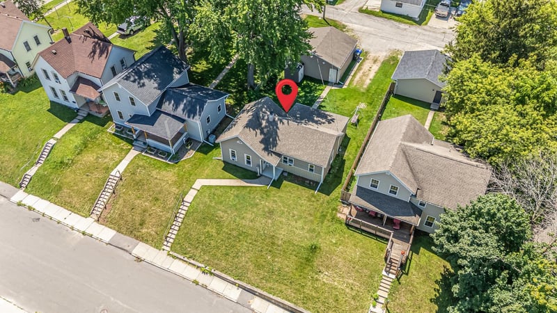 113 W 4th St, Kaukauna, WI 54130