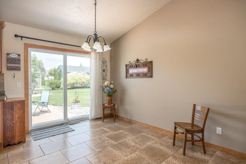 W6196 Sherwood Point Dr, Greenville, WI 54942