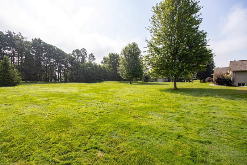 N4326 Red Leaf Dr, Appleton, WI 54913