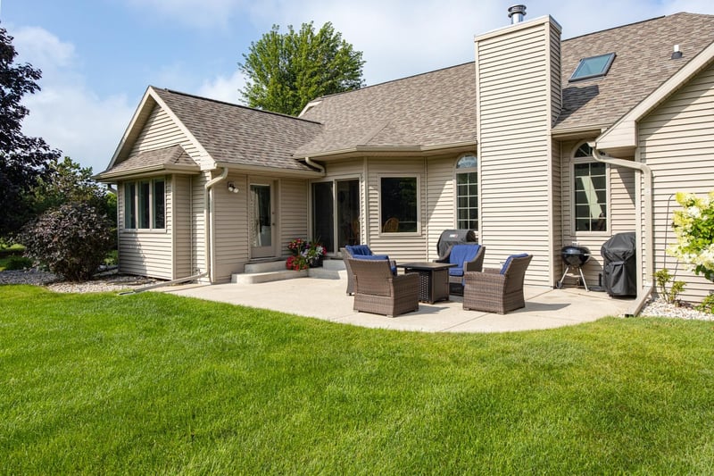 N4326 Red Leaf Dr, Appleton, WI 54913