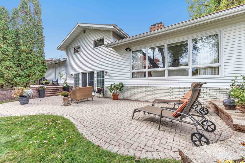 2697 Beaumont St, Green Bay, WI 54301-2944