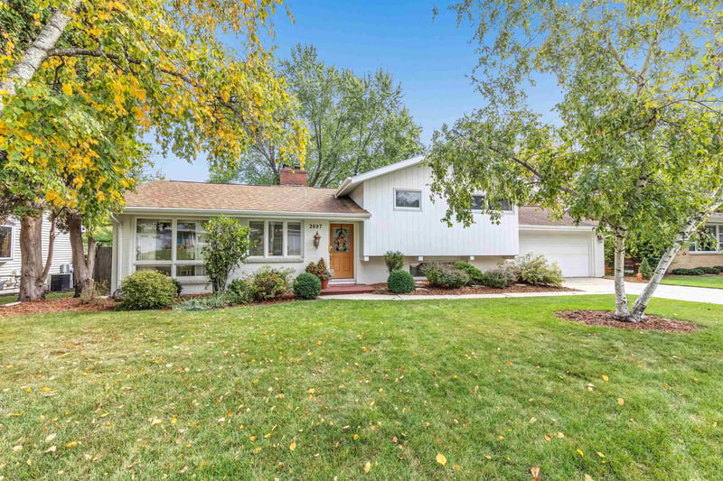 2697 Beaumont St, Green Bay, WI 54301-2944