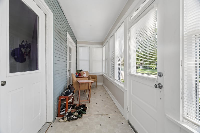 1213 Grand St, Oshkosh, WI 54901