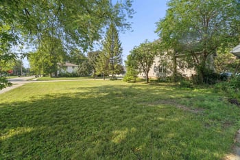 1213 Grand St, Oshkosh, WI 54901
